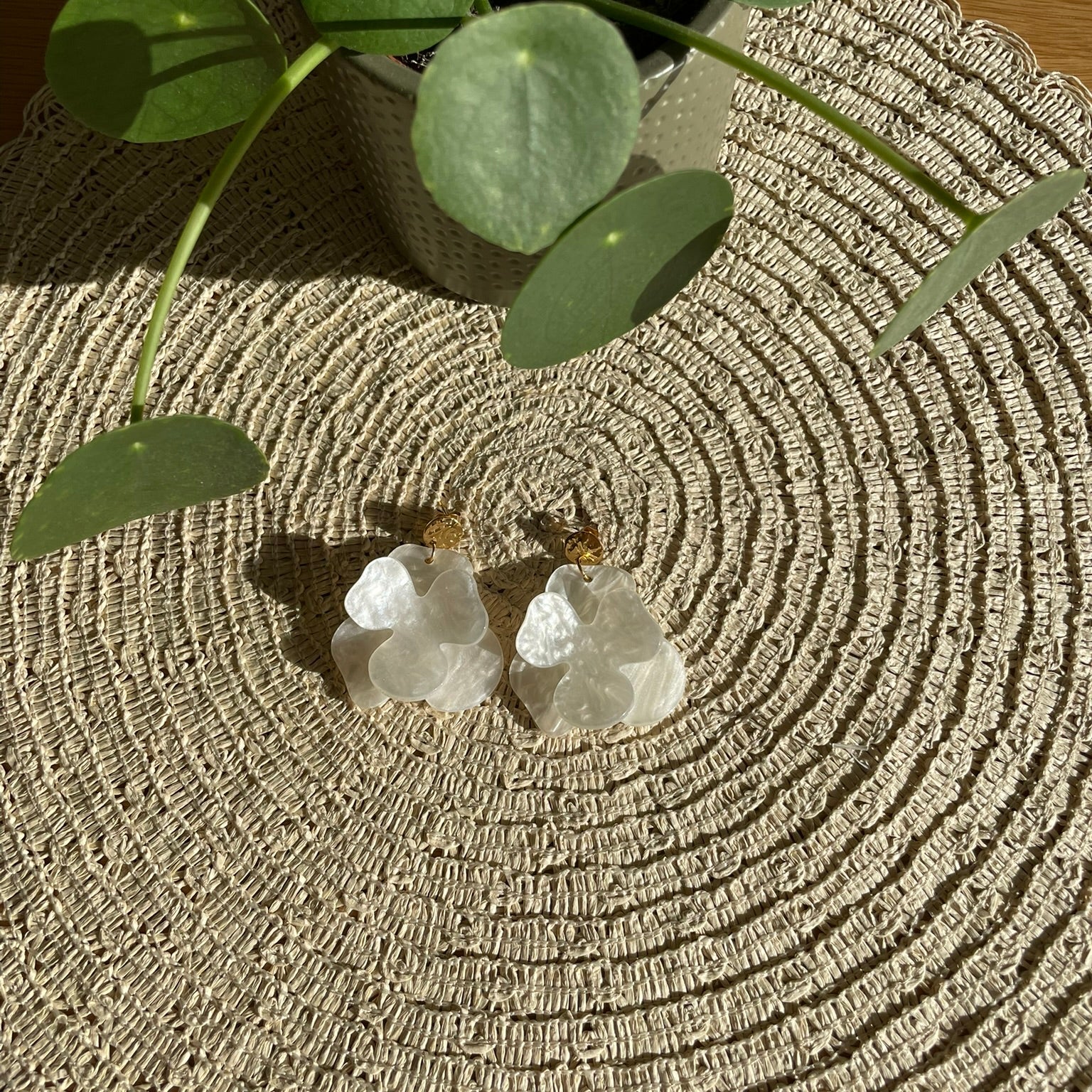 BOUCLES D'OREILLES CAMELIA BLANCHE